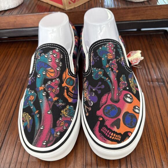 New Vans Unisex Men 7 Women 8.5 Slip On Shoes Trippy Drip Skull Mushrooms Retro